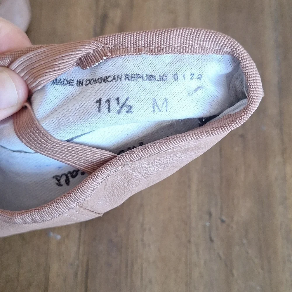 Theatricals Tan Leather Kids Ballet Shoes Size 11.5M